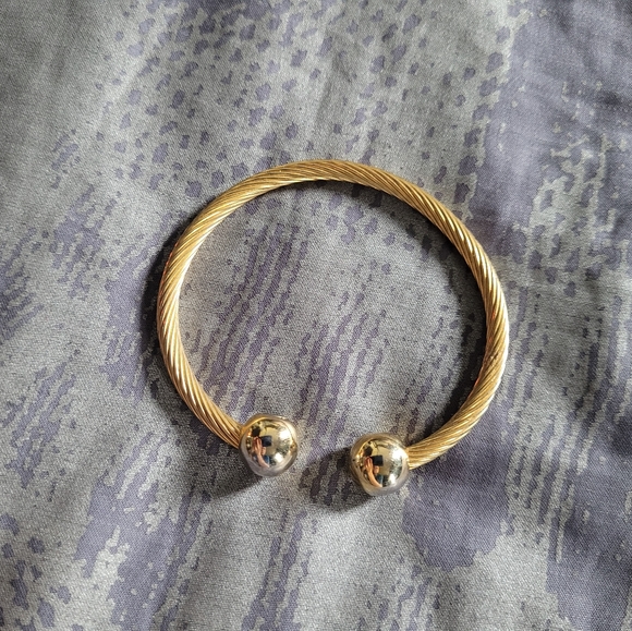 ⭐️Magnetic Bracelet⭐️ - Picture 1 of 2